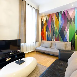 Luxury With Spacious Livingroom At Opera House , Budapest Hungary