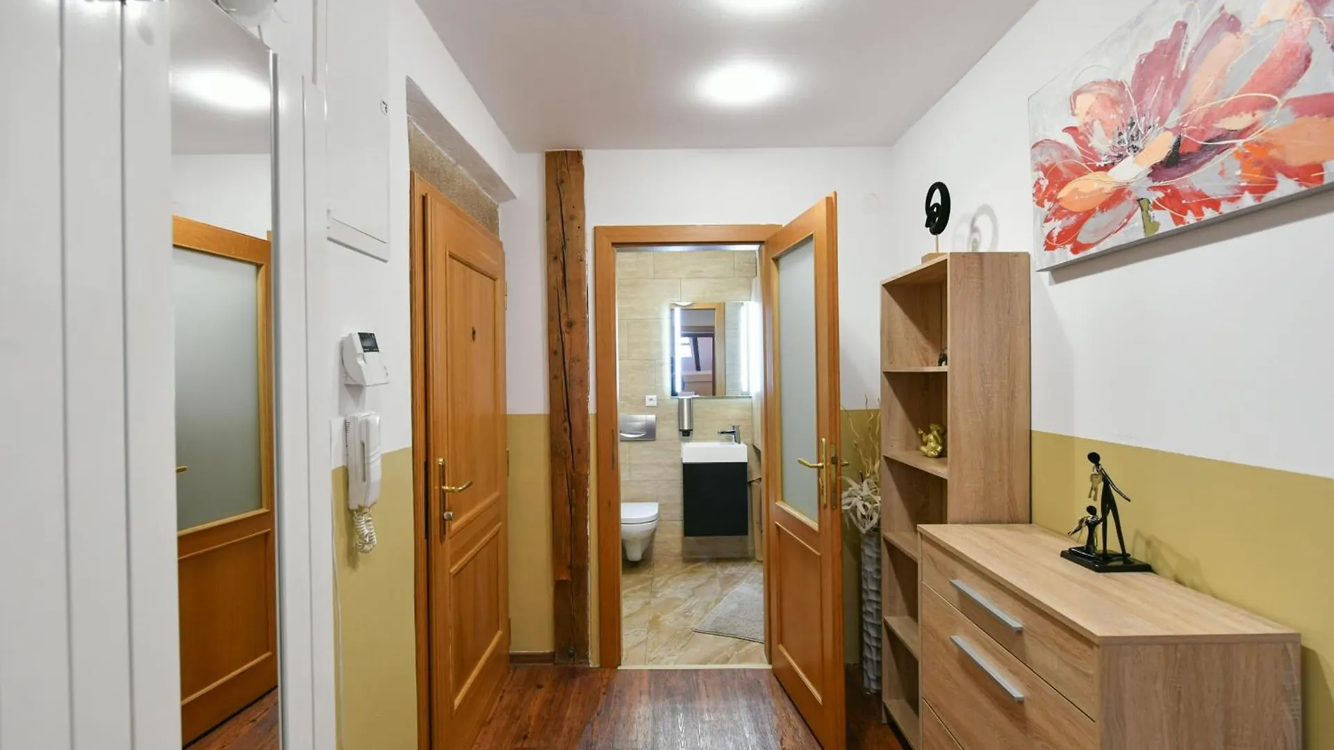 Amazing Charles Bridge Apartment Prague Czech Republic